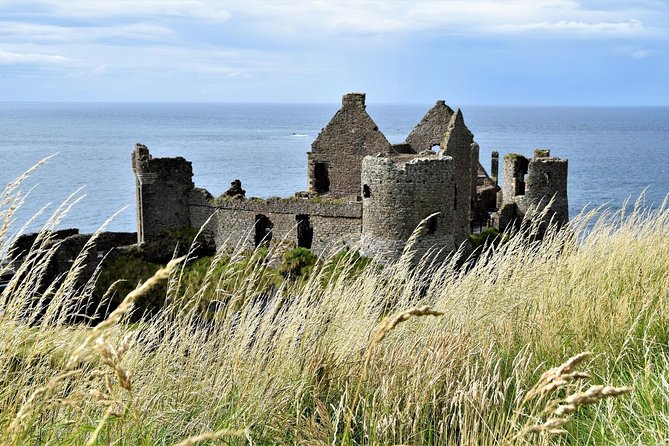 2-Day Northern Ireland Rail Tour: Belfast, Antrim Coast, and Giant's Causeway - Who should book this Northern Ireland tour?