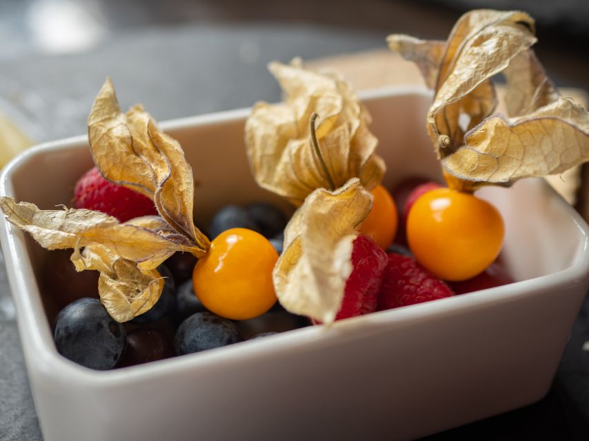 2-Hour Deluxe Whiskey & Food Tasting - Five whiskies, three kinds of food