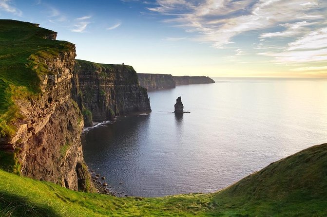 4-Day Cork, Ring of Kerry, Dingle, Cliffs of Moher and Galway Bay Rail Tour - Day 1: Blarney Castle before Cobh’s emigrant story