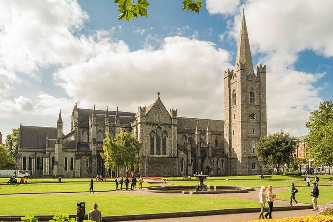 90 Minute Dublin Walking tour and Sightseeing tips - Temple Bar, with practical advice instead of a postcard view