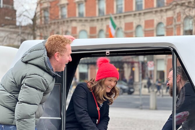 A Unique and Fun 1 Hour city tour of Dublin - Fitzwilliam Square and St Stephen’s Green