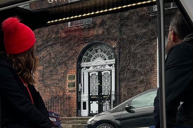 A Unique and Fun 1 Hour city tour of Dublin - The Grand Canal and Patrick Kavanagh