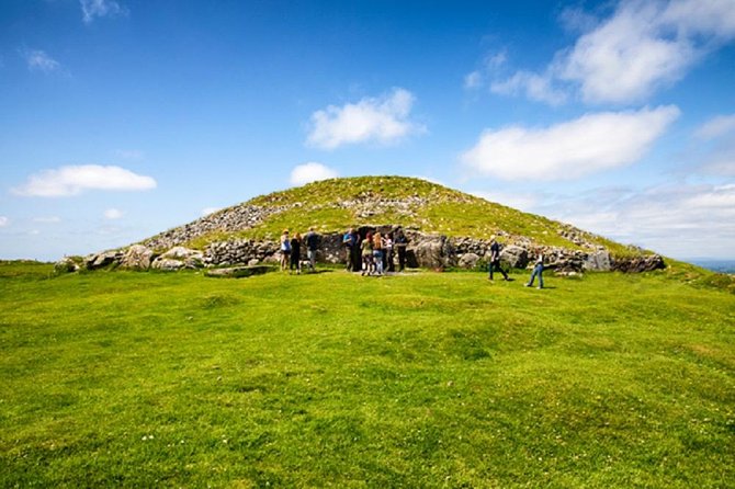 Celtic Boyne Valley & Ancient Sites Day Tour From Dublin - What the guide adds to the experience