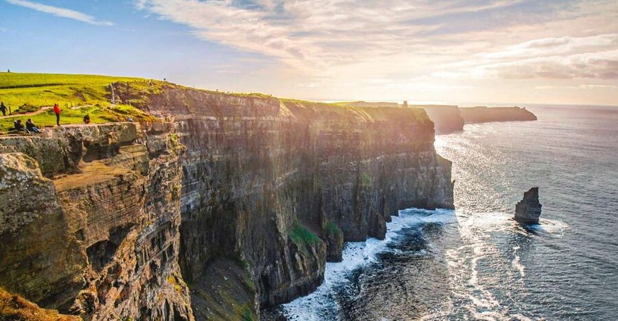 Cliffs of Moher Full-Day Tour from Dublin - Guides, buses, and the feel of the day