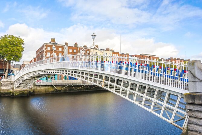 Cupid’s Trail: Romantic Puzzle Quest in Dublin - Temple Bar Pub brings you into central Dublin