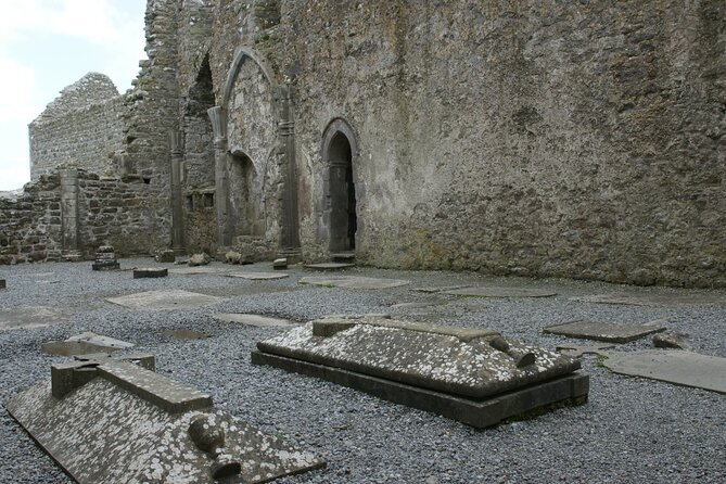 Day trip to Cliffs of Moher & Bunratty Castle and Ennis - What the guide can add, and where you should be careful
