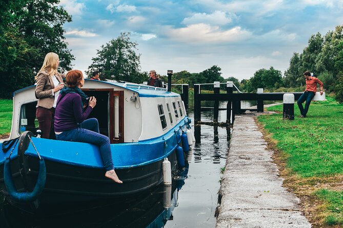 Digby Lock Cruise - Explore Ireland's Historic Grand Canal. - Why the small boat makes a difference