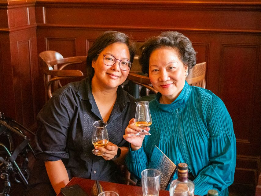 Dublin: 2-Hour Premium Whiskey and Food Tasting Tour - Five whiskies, not five identical pours