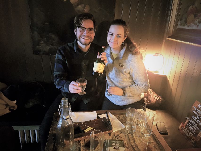 Dublin: 2-Hour Premium Whiskey and Food Tasting Tour - Cheese and soda bread between the pours