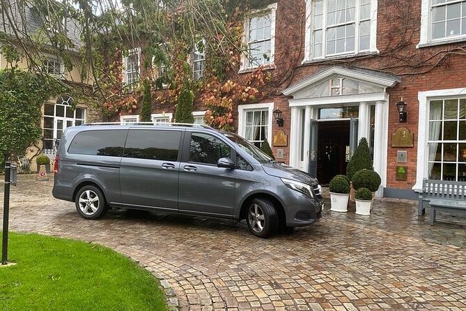 Dublin Airport Transfers: Luxury Transfer To/From DUB Per Vehicle - A calm arrival after the long flight