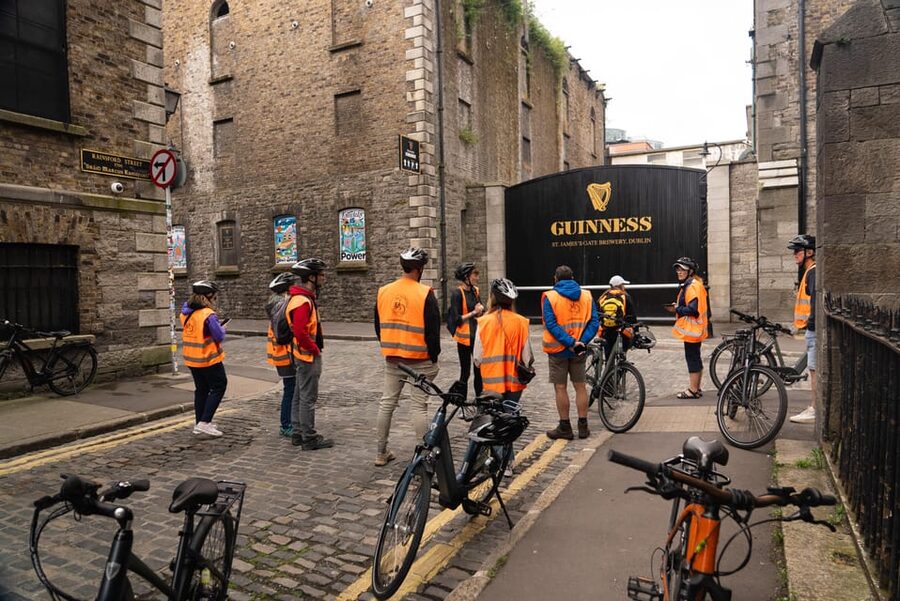 Dublin: Bike & E-Bike Tour with a Local Guide - The route from Dublin Castle to St. Patrick’s Cathedral