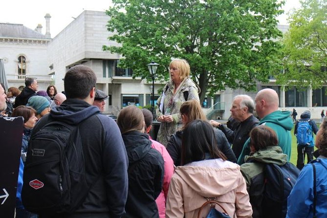 Dublin Book of Kells, Castle and Molly Malone Statue Guided Tour - Who should book this Dublin tour?