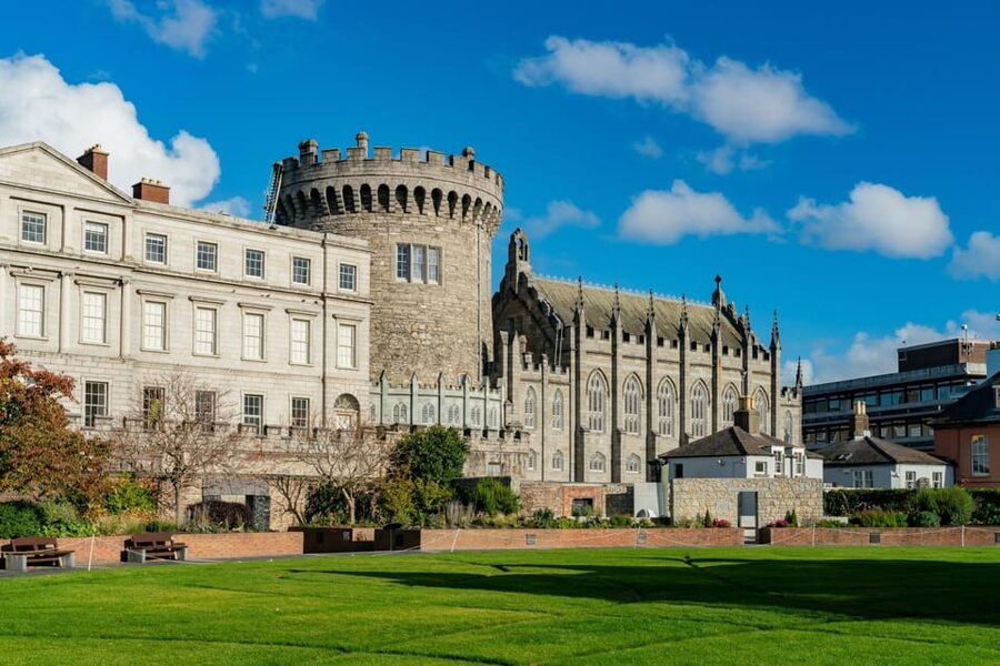 Dublin: Book of Kells, Dublin Castle and Christ Church Tour - St. Andrew’s Church and Molly Malone