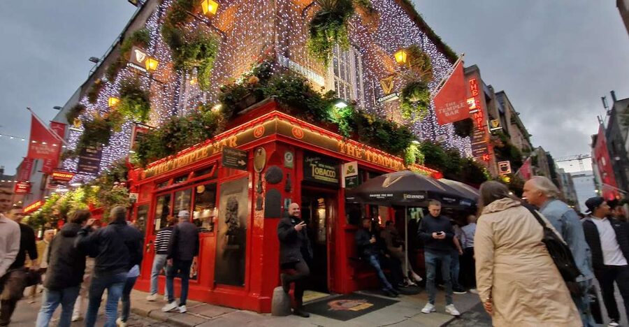 Dublin: Dublin City Highlights Private Guided Walking Tour - Starting with Dublin’s music story
