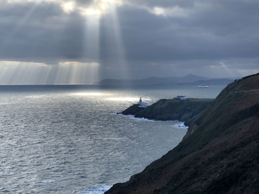 Dublin: Dublin Coastal Hike and Pints & Puppies - Why Howth makes a better half-day than another Dublin museum