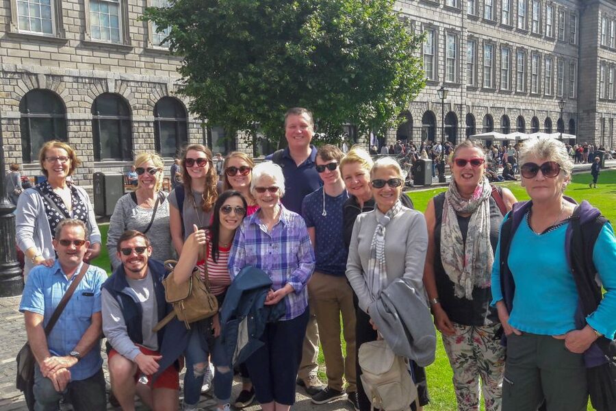 Dublin: Fast-Track Book of Kells Ticket & Dublin Castle Tour - Molly Malone adds a lighter stop in central Dublin