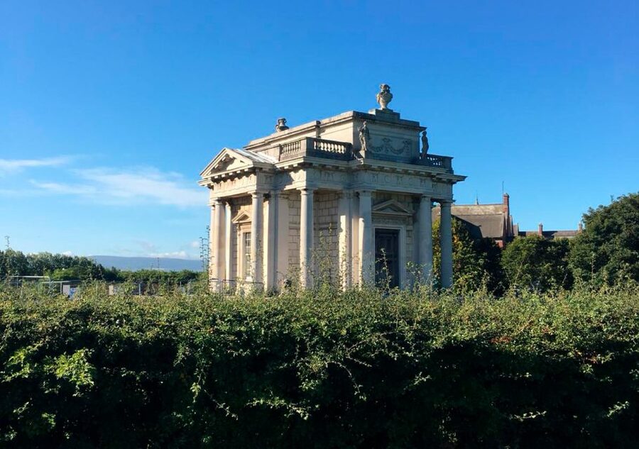 Dublin: Full-Day Howth and Malahide Castle Tour - The north Dublin coast by coach