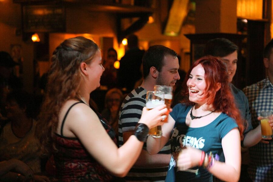 Dublin: Generation Pub Crawl - Starting with Guinness at 4 Dame Lane