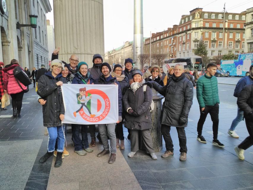 Dublin Highlights: 2.45-Hour Walking Tour in Italian - Temple Bar beyond the nightlife image