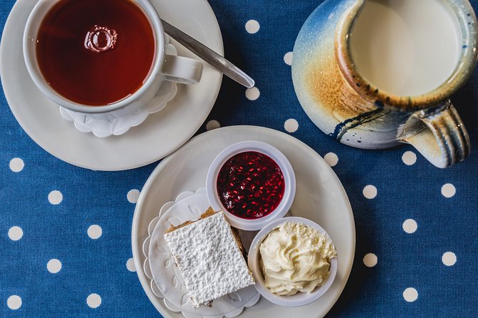 Dublin Historical Centre Food Tour with 8 Food Tastings & Drinks - Why this food walk works in Dublin