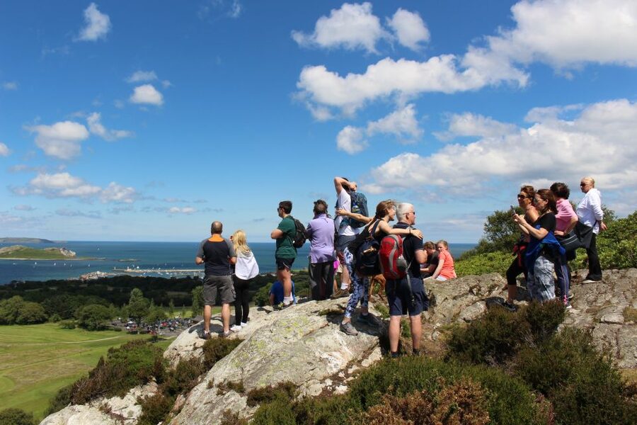 Dublin: Howth Safari Hiking Tour - Red Rock brings the coast closer