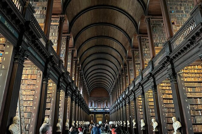 Dublin in a Day: Dublin Castle, Book of Kells, Guinness & Whiskey - Lunch is a practical break, not an included meal