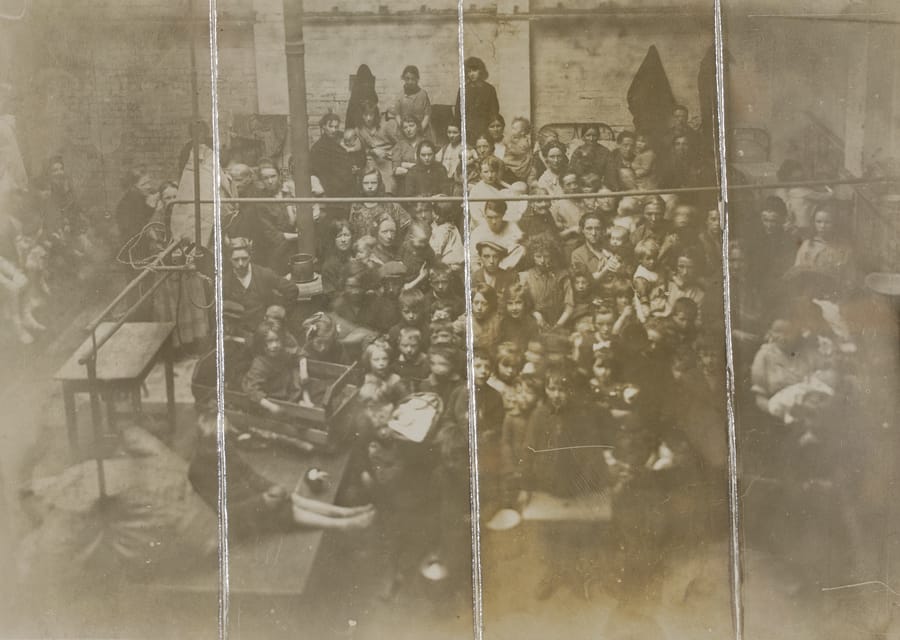 Dublin: Irish Famine Exhibition Entry Ticket - Newspapers and a soup pot