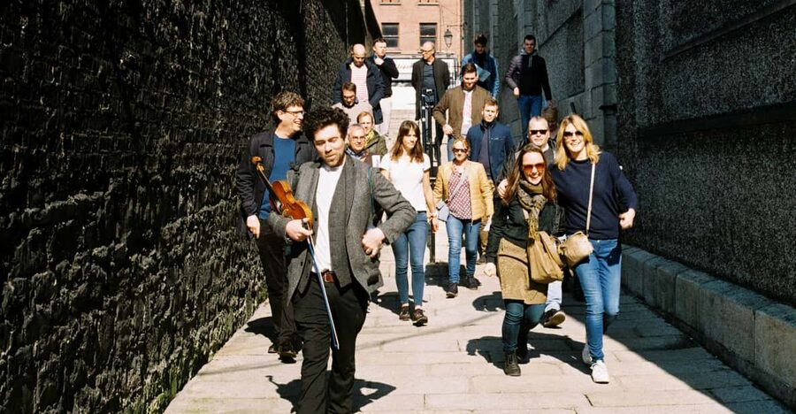 Dublin: Irish Music Walking Tour with Live Performance - Dublin heard through its own songs