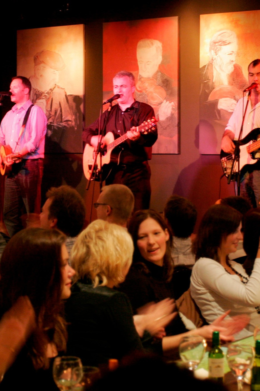 Dublin: Irish Night Show at the Merry Ploughboy Pub - What the Merry Ploughboy evening is really like