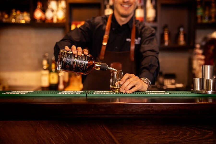 Dublin: Irish Whiskey Museum Tour and Whiskey Tasting - Small details that improve the visit