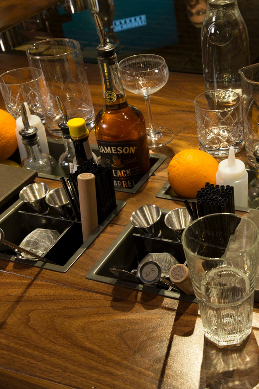 Dublin: Jameson Distillery & Guinness Brewery Guided Tour - Jameson Bow St. starts the day with a proper tasting