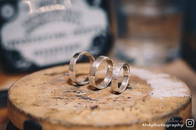 Dublin Jewellery Forge a Hammered Silver ring:Georges Street - Choosing your finger and cutting the silver