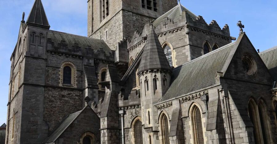 Dublin: Macabre History Walking Tour - Across both sides of the River Liffey