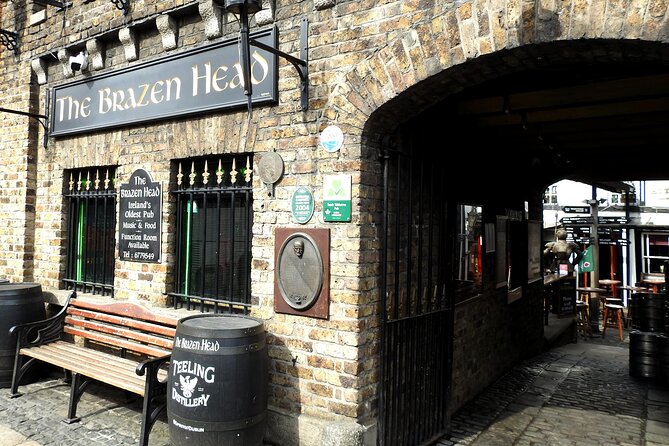 Dublin Old Town: Famous Pubs Exploration Game and Tour - How this Dublin pub mystery works