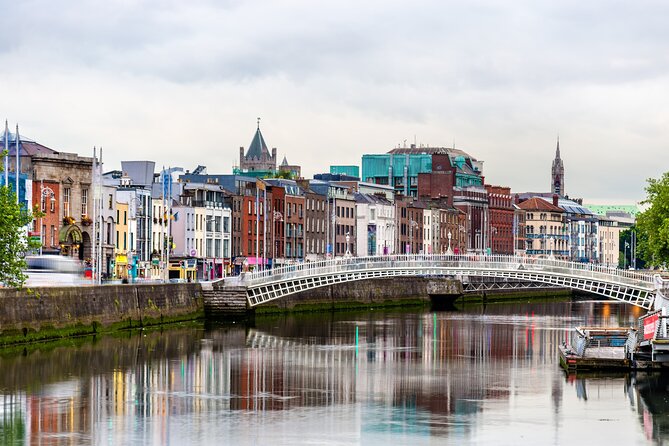 Dublin Old Town: Famous Pubs Exploration Game and Tour - The Brazen Head starts the family mystery