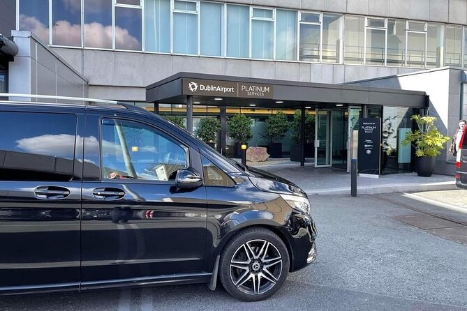 Dublin: Private Chauffeur Tour - St Patrick’s Cathedral in just 15 minutes