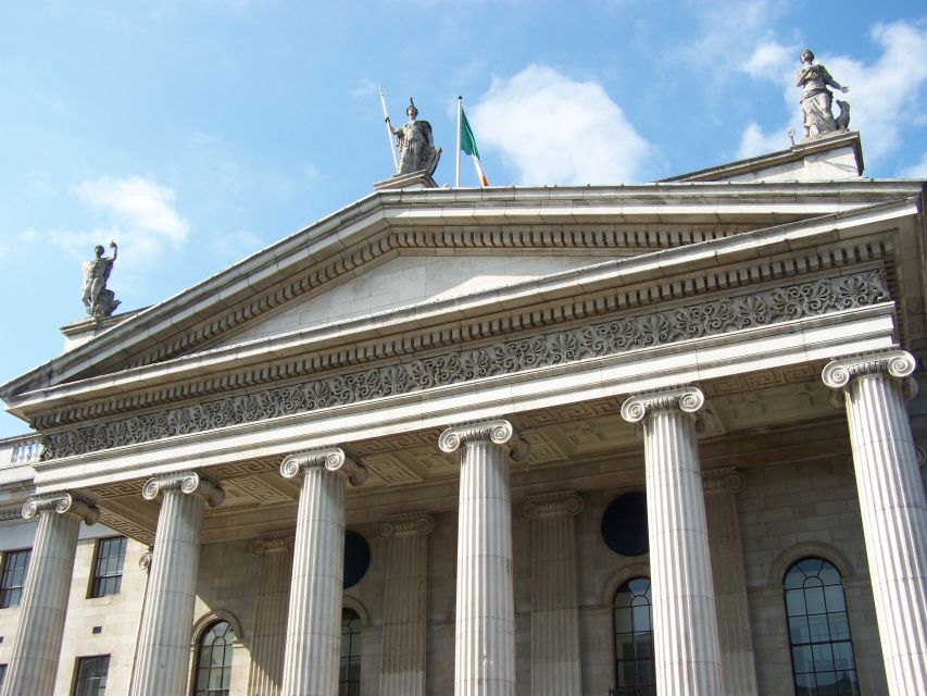 Dublin: Private City Tour in German - Choosing between the city center and the wider Dublin area