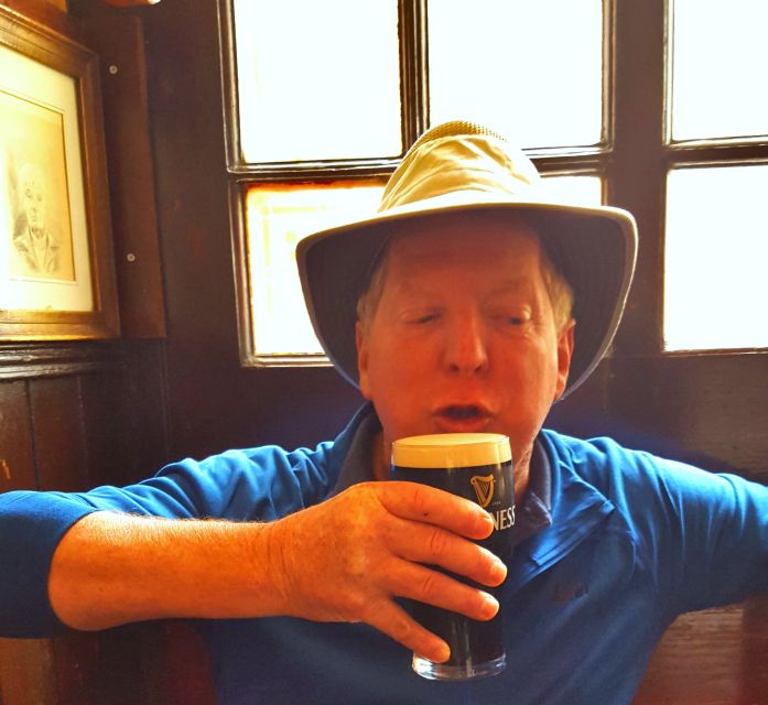 Dublin: Private Pub Tour - Stop one: settling into the local pub rhythm
