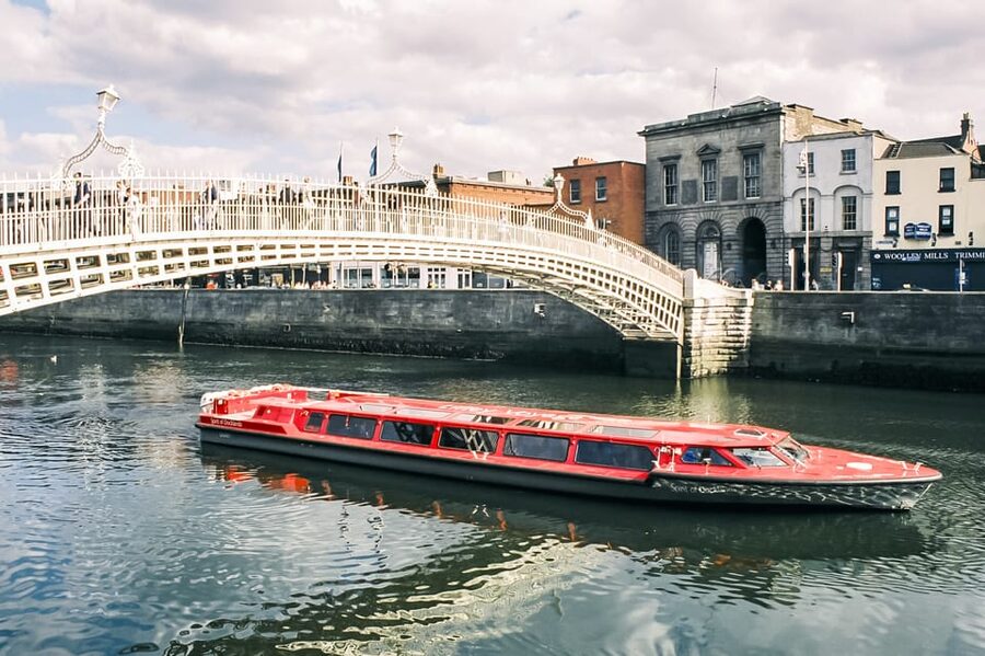 Dublin: River Liffey Sightseeing Cruise - Docklands and the Jeanie Johnston