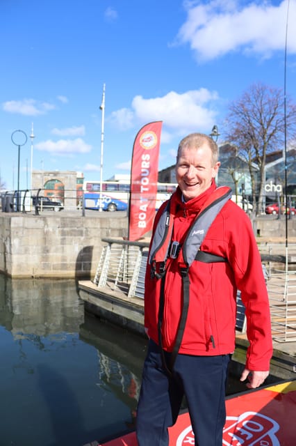 Dublin: River Liffey Sightseeing Cruise - The guides are the heart of the cruise