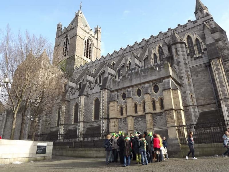Dublin: Sightseeing Walking Tour in German - Dublin in German, from Dame Street to Trinity College