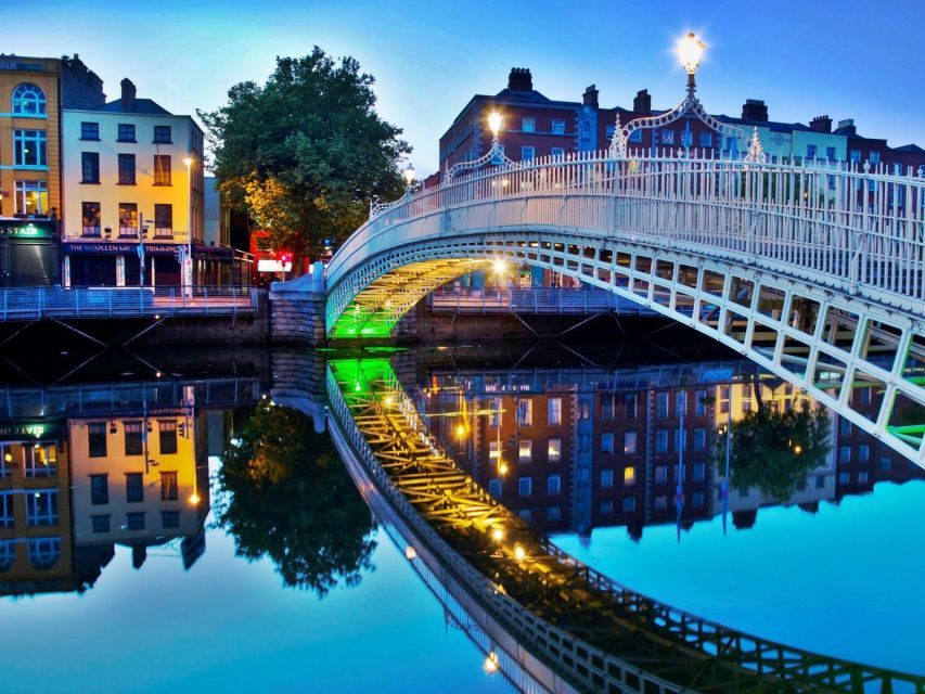 Dublin Temple Bar Night Tour - Moving through Temple Bar after dark