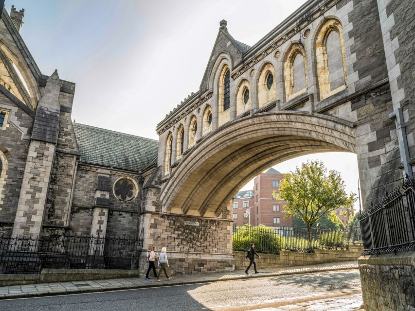 Dublin: The Dublin Pass with Tickets to 40+ Attractions - The hop-on hop-off bus and Dublin’s coastal outings