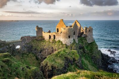 Dublin to Belfast, Dunluce Castle and Giant’s Causeway Day Tour