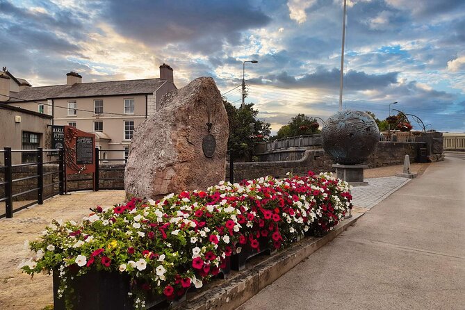 Dublin to Cliffs of Moher, Ennis Town & Bunratty Castle Day Tour - Ennis for lunch, music, and a short walk