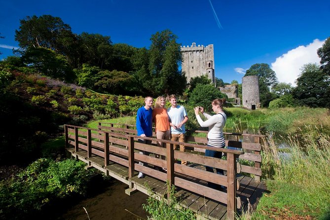 Dublin to Rock of Cashel, Cork City & Blarney Castle Guided Tour - The 8am departure and the road south
