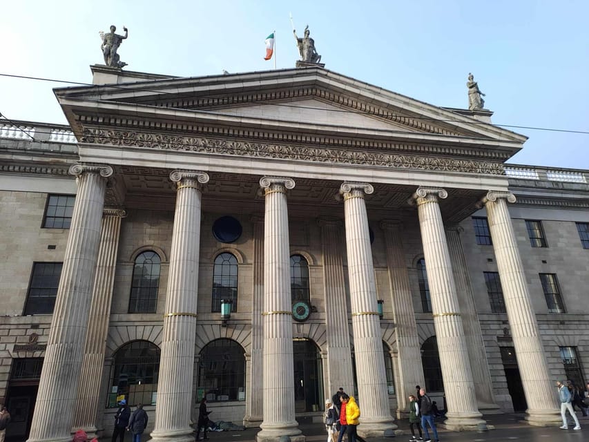 Dublin Walking Tour: Top 10 highlights - Trinity College as the final major sight