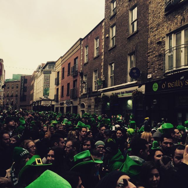 Dublin Welcome Tour: Private Tour with a Local - Walking, taxis, and the question of distance