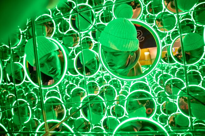 Dublin World of Illusion Entry Ticket with Interactive Exhibits - Who will enjoy it most