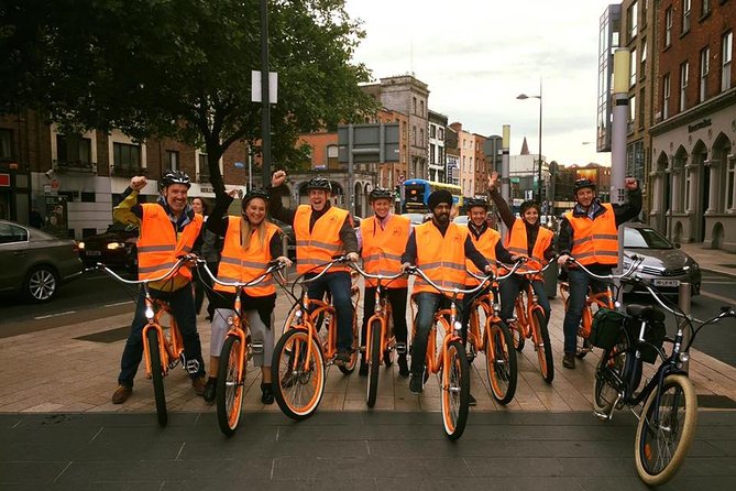 E-Bike & Bike Tour with a Local Guide in Dublin - Dublin Castle and the First Look at the Old City